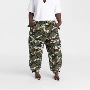 KBB KAHLANA x Target 1X Extra Large Mid-Rise Straight Leg Cargo Jogger Camo Pant